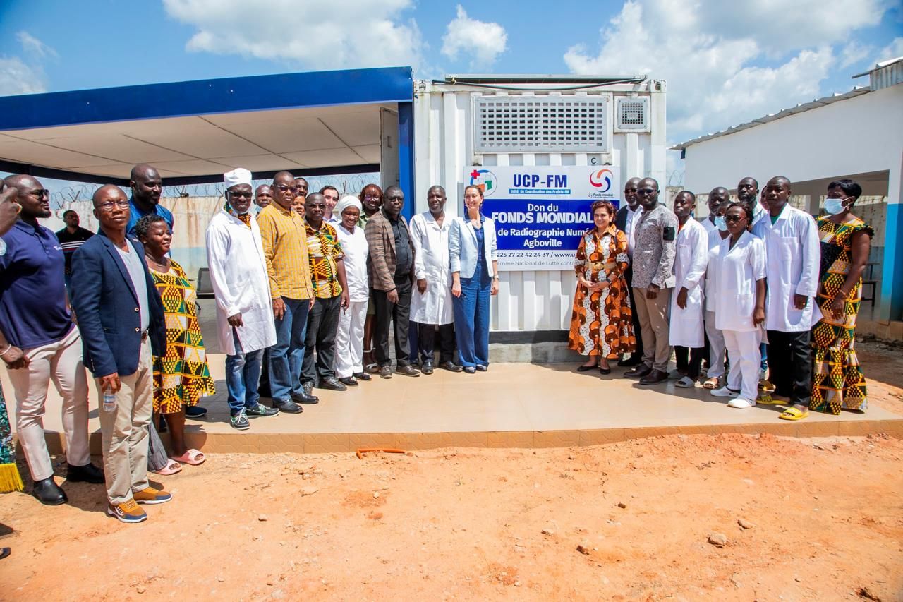 Ministry of Health, National TB Programme and facility teams at the Global Fund digital radiography unit in Agboville, C&ocirc;te d&rsquo;Ivoire